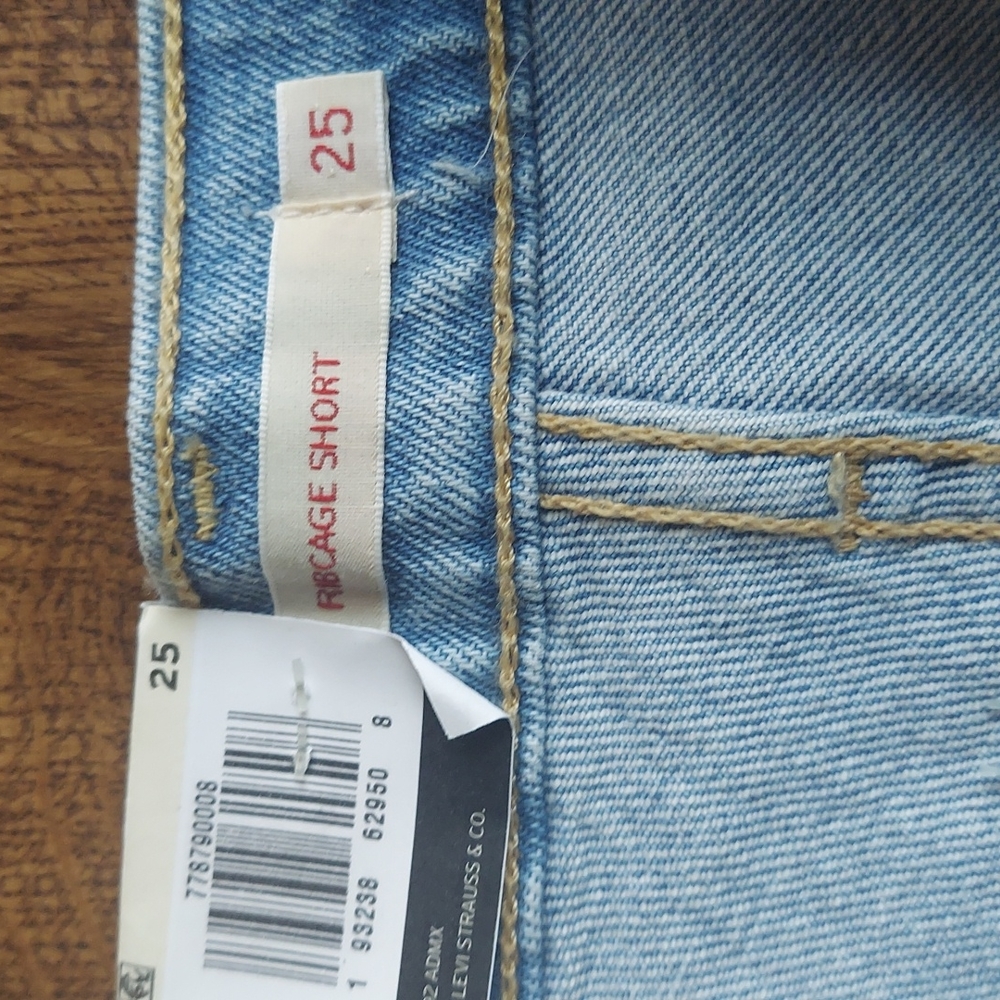 Levis Ribcage Short sz25 - Picture 2 of 7